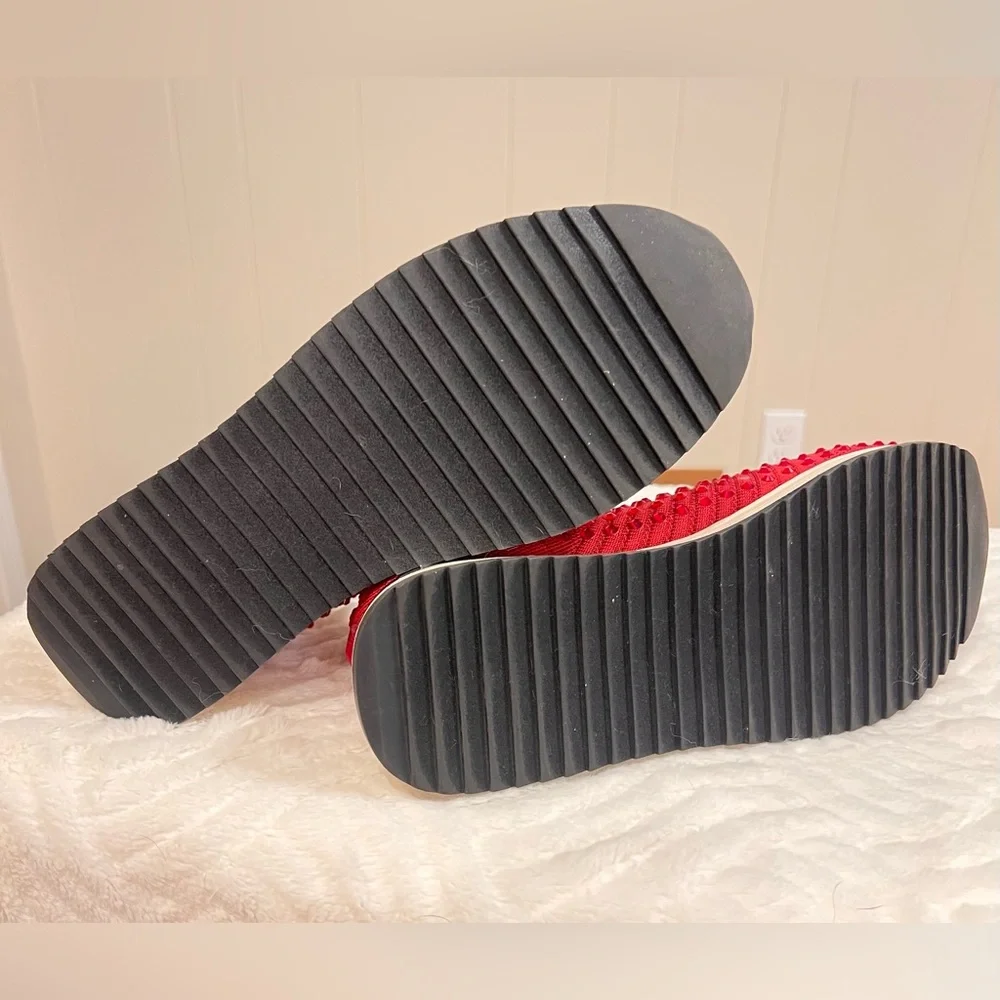 Kenneth Cole Reaction Red Women's Slip-On Sneakers Cameron Jewel Jogger - Picture 3 of 4